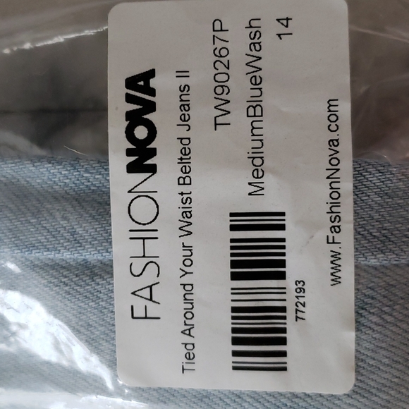 Fashion Nova Slimming Petite Belted Jeans 16P, 18P - Picture 8 of 9